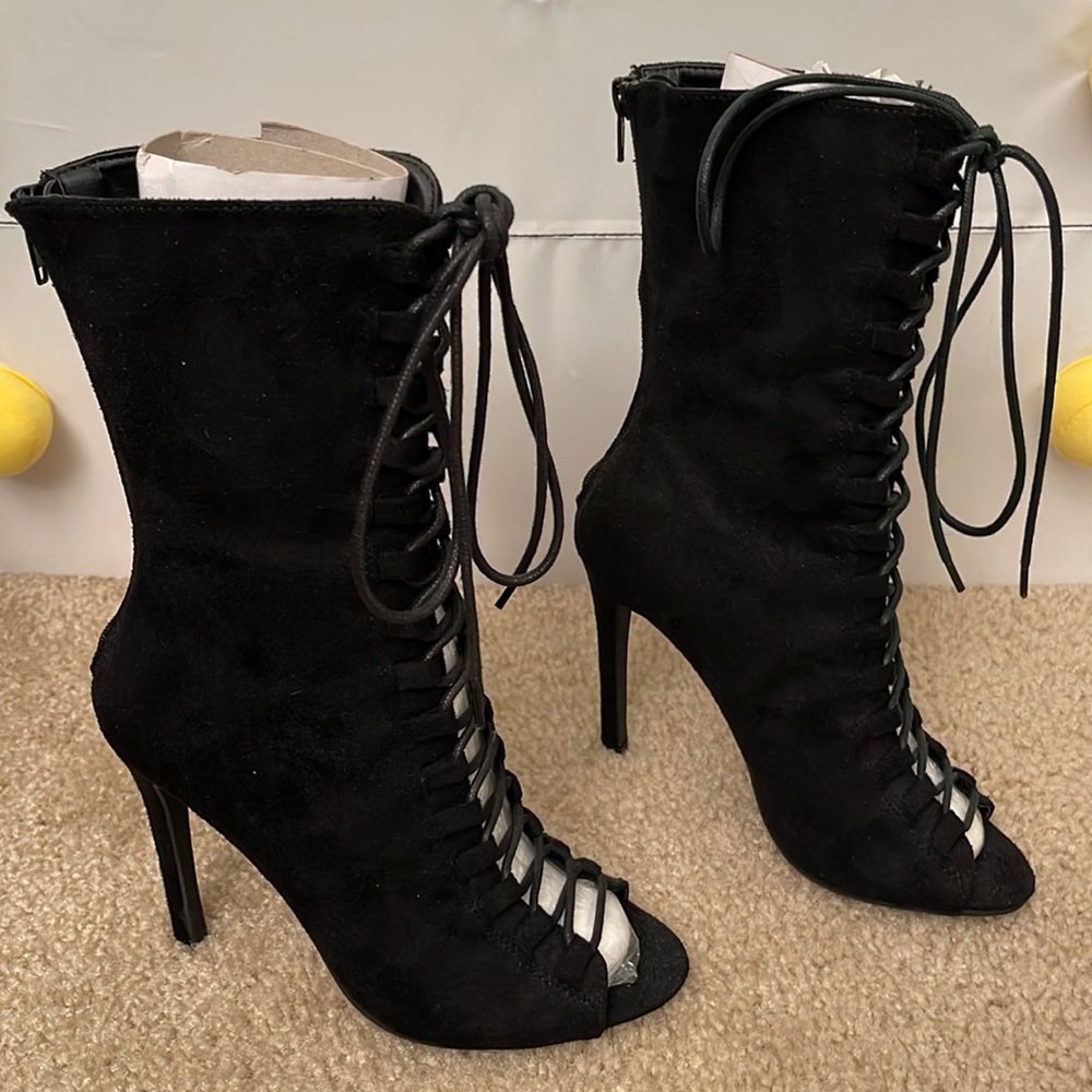 Brand new laced up boots